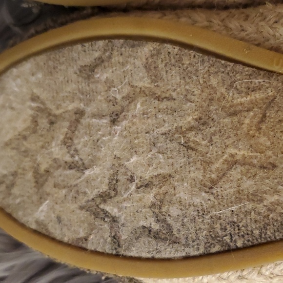 NWT Camo Slip On Shoes - Picture 7 of 8